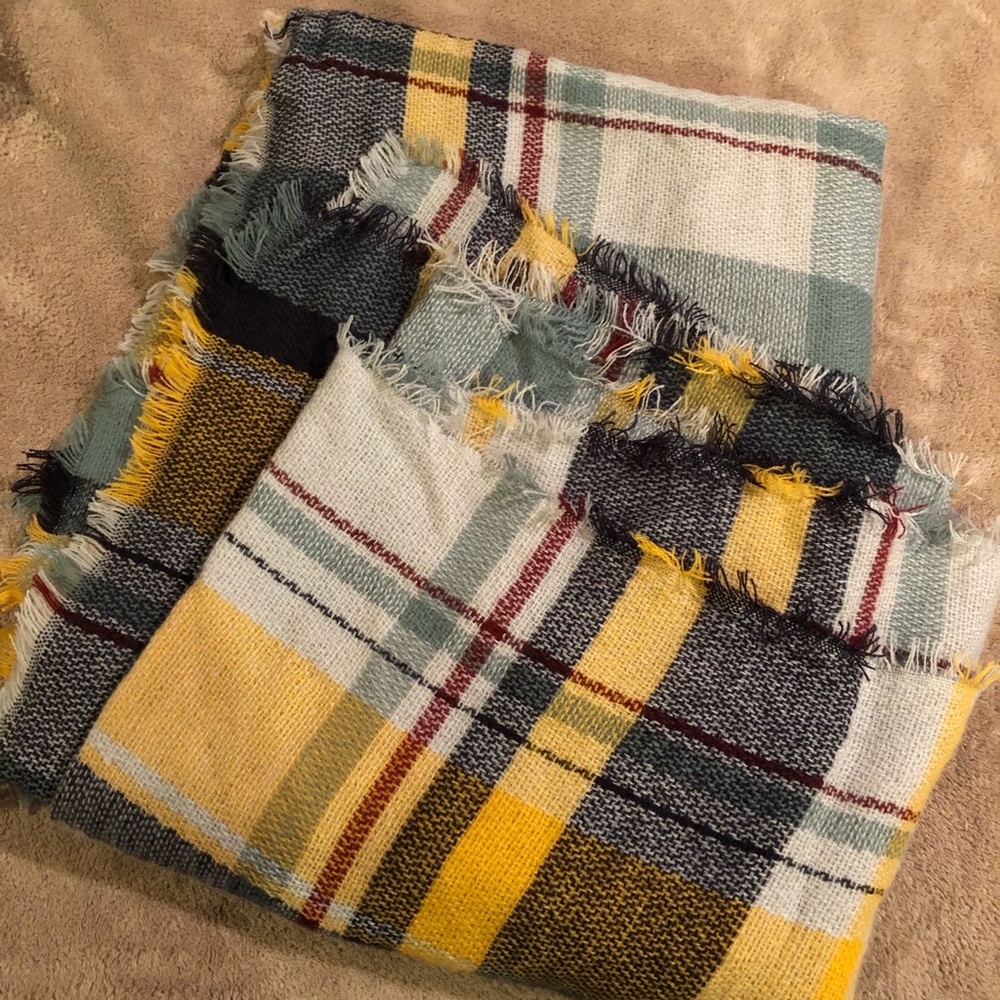 NEW - Plaid Blanket Scarf